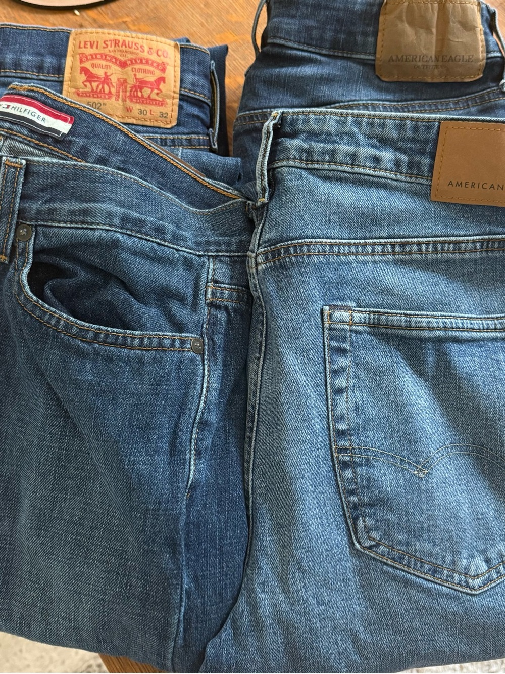 American Eagle, Levi, Tommy Hilfiger lot of jeans